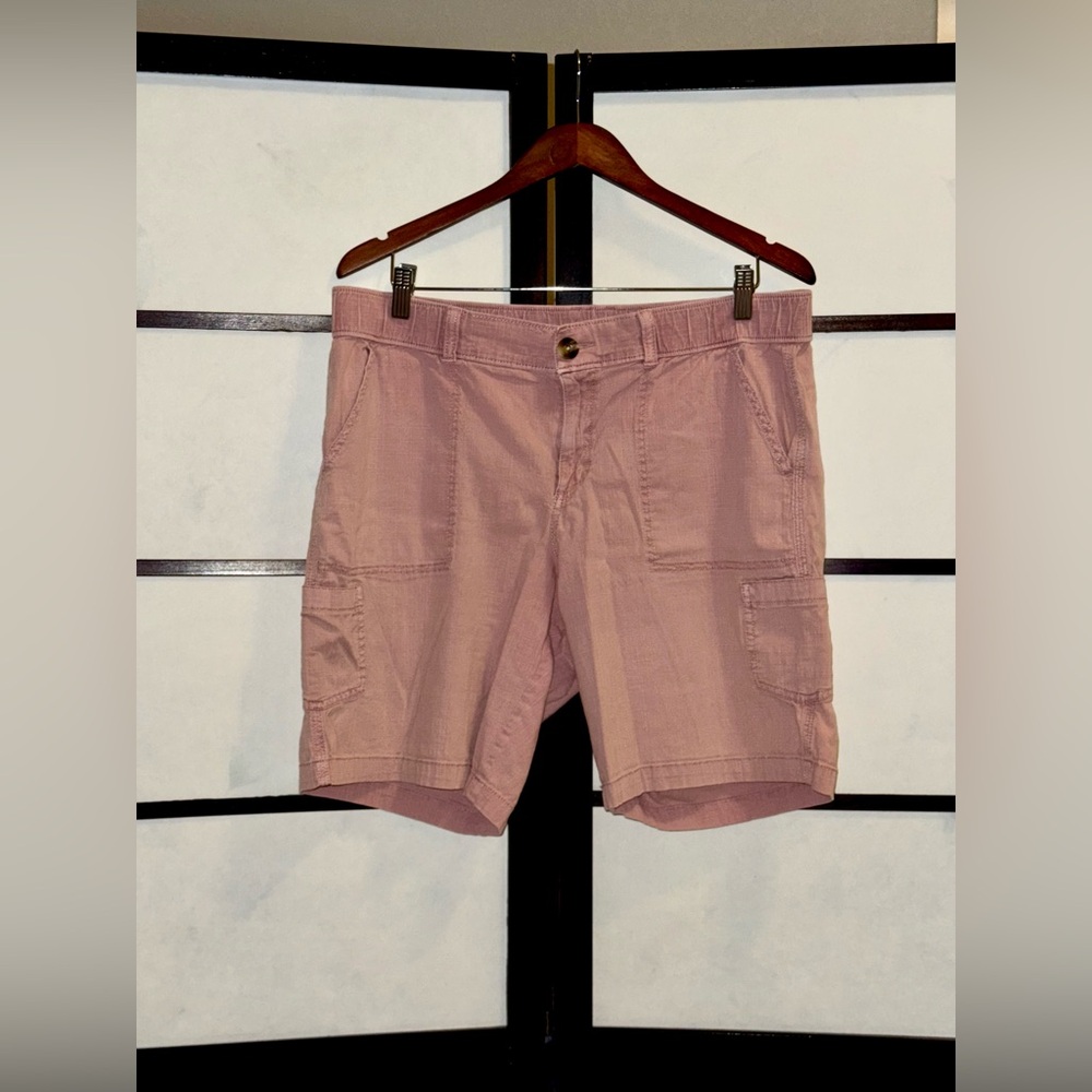 Women’s Pink Cargo Shorts